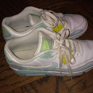 Nike sneakers size 6